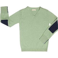 Sweter w kolorze zielonym. Zielone swetry chłopięce Bock cph, z aplikacjami, z wełny, bez kołnierzyka. W wyprzedaży za 72,95 zł.