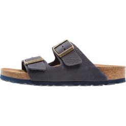 Birkenstock ARIZONA Klapki steer indigo. Niebieskie crocsy damskie marki Birkenstock, z materiału. Za 399,00 zł.