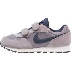 Nike Sportswear MD RUNNER 2 Tenisówki i Trampki gunsmoke/obsidian/hot punch/vast grey. Szare trampki dziewczęce Nike Sportswear, ze skóry. Za 169,00 zł.