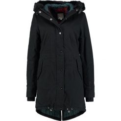 Bench CORE Parka black beauty. Czarne parki damskie Bench, s, z bawełny. W wyprzedaży za 615,20 zł.