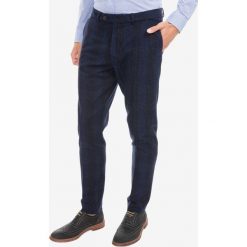 Scotch & Soda Stuart Spodnie Niebieski. Niebieskie spodnie męskie Scotch & Soda, bez wzorów, z poliesteru. Za 542,95 zł.