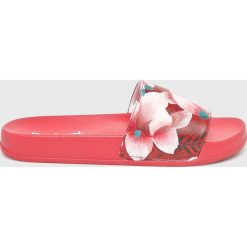 Desigual Sport - Klapki. Czerwone klapki damskie marki Desigual Sport, bez wzorów, z gumy, bez obcasa. Za 129,90 zł.