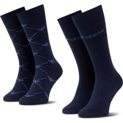 Zestaw 2 par wysokich skarpet męskich EMPORIO ARMANI - 302302 9A284 02435 r. 39/46 Blu/Bluette. Niebieskie skarpetki męskie Emporio Armani, bez wzorów, z elastanu. W wyprzedaży za 79,00 zł.