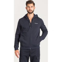 BLUZA Armani Exchange. Niebieskie bluzy męskie xxl, z nadrukiem, z materiału, z kapturem. Za 509,00 zł.