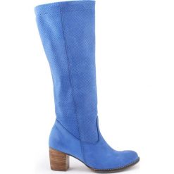 Kozaki dziurkowane - skóra naturalna - model 155 - kolor szafir. Szare kozaki damskie Zapato, do pracy, na lato, ze skóry, biznesowe, na wysokim obcasie, na obcasie, bez zapięcia. W wyprzedaży za 317,00 zł.