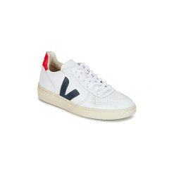 Buty Veja V-10. Białe trampki i tenisówki damskie marki Veja, bez wzorów, bez zapięcia. Za 549,00 zł.