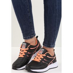 Czarne Buty Sportowe Come Up. Czarne buty sportowe damskie marki DOMYOS, z bawełny. Za 89,99 zł.