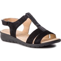 Sandały CAPRICE - 9-28605-22 Black Suede 004. Czarne klapki damskie Caprice, bez wzorów, ze skóry, bez obcasa. W wyprzedaży za 159,00 zł.