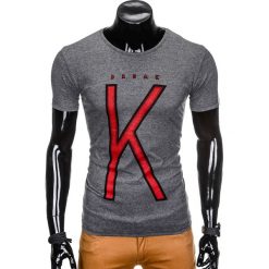 T-SHIRT MĘSKI Z NADRUKIEM S925 - GRAFITOWY. Szare t-shirty męskie Ombre Clothing, s, z nadrukiem, bez kołnierzyka. Za 19,99 zł.