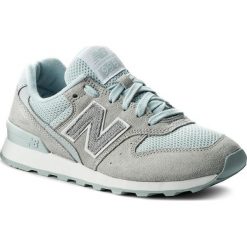 Sneakersy NEW BALANCE - WR996LCC Szary. Szare półbuty damskie New Balance, z zamszu. W wyprzedaży za 249,00 zł.