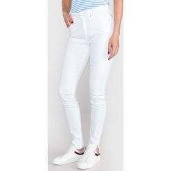 Tommy Hilfiger Como Dżinsy Biały. Białe rurki damskie TOMMY HILFIGER, bez wzorów, z elastanu. Za 464,95 zł.