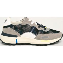 Wrangler - Buty. Czerwone sneakersy męskie Wrangler, z okrągłym noskiem, na sznurówki. W wyprzedaży za 239,90 zł.