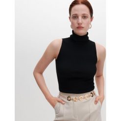 Bluzka z golfem - Czarny. Czarne bluzki damskie Reserved, s, bez wzorów, z golfem, bez rękawów. Za 49,99 zł.