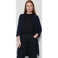 Lekki kardigan - Granatowy. Niebieskie swetry damskie Reserved, s, bez wzorów, bez rękawów, bez kaptura. W wyprzedaży za 49,99 zł.