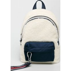 Tommy Jeans - Plecak. Białe plecaki damskie marki Tommy Jeans, z poliesteru. Za 399,90 zł.