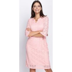 Jasnoróżowa Sukienka My Type. Czerwone sukienki damskie marki Born2be, midi. Za 54,99 zł.