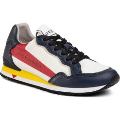Sneakersy GUESS - Genova FM6GEN FAB12 WHIRE. Sneakersy męskie Guess, na co dzień, z aplikacjami, ze skóry ekologicznej, eleganckie, bez zapięcia. Za 419,00 zł.