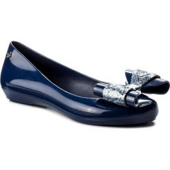 Baleriny ZAXY - Pop Glam II Fem 82299 Navy 01380 AA285067 02064. Niebieskie baleriny damskie Zaxy, bez wzorów, z tworzywa sztucznego, klasyczne, bez obcasa, na płaskiej podeszwie. W wyprzedaży za 159,00 zł.