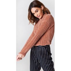 NA-KD Szenilowy sweter oversize - Pink. Różowe swetry damskie NA-KD, bez wzorów, z poliesteru, z długim rękawem, długie, bez kaptura. W wyprzedaży za 60,88 zł.