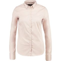 Mos Mosh TILDA Koszula light rose. Różowe bluzki damskie marki Mos Mosh, xs, z elastanu. Za 469,00 zł.