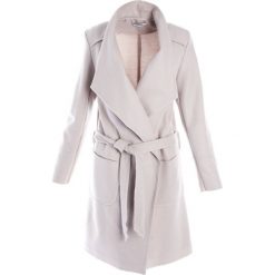 Płaszcz materiałowy - 65-6285-1 BEI. Brązowe płaszcze damskie Unisono, na jesień, s, w paski, z poliesteru, eleganckie, długie. Za 99,00 zł.