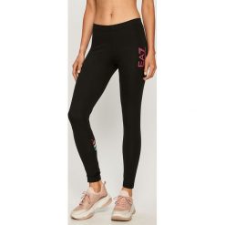 EA7 Emporio Armani - Legginsy. Czarne spodnie damskie EA7 Emporio Armani, s, z nadrukiem, z elastanu. Za 379,90 zł.
