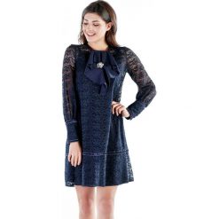Sukienka w kolorze granatowym. Niebieskie sukienki damskie Far Far Fashion, Ryłko by Agnes&Paul, bez wzorów, z okrągłym kołnierzem, bez rękawów. W wyprzedaży za 104,95 zł.
