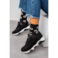 Czarne buty sportowe sneakersy sznurowane casu wl-9. Czarne buty dziewczęce sportowe Casu, bez wzorów, ze skóry ekologicznej, na sznurówki. Za 64,99 zł.