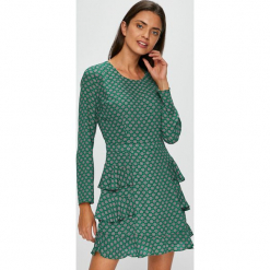 Pepe Jeans - Sukienka Farrala. Zielone sukienki damskie Pepe Jeans, na co dzień, s, bez wzorów, z poliesteru, casualowe, z okrągłym kołnierzem, z długim rękawem, długie, mini, proste. W wyprzedaży za 249,90 zł.