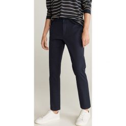 Mango Man - Spodnie Prato. Niebieskie spodnie męskie Mango Man, bez wzorów, z elastanu. Za 139,99 zł.