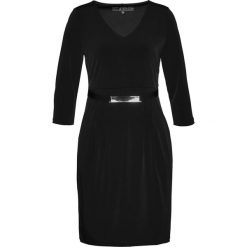 Top z przewiązaniem bonprix czerwony w kwiaty. Czerwone bluzki damskie bonprix, z nadrukiem, z okrągłym kołnierzem, bez rękawów. Za 54,99 zł.