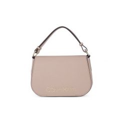 Teczki Calvin Klein Jeans DRESSED UP SATCHEL. Różowe aktówki damskie Calvin Klein Jeans, bez wzorów, z jeansu, bez dodatków. Za 639,27 zł.