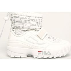 Fila - Śniegowce Disruptor Neve Mid Wmn. Białe śniegowce damskie Fila, ze skóry ekologicznej, bez zapięcia. W wyprzedaży za 399,90 zł.