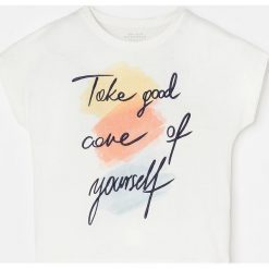 Bawełniany t-shirt z napisem -. T-shirty damskie Reserved, z napisami, z bawełny, bez kołnierzyka. Za 19,99 zł.