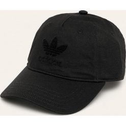 Adidas Originals - Czapka. Czarne czapki damskie adidas Originals, bez wzorów, z bawełny. W wyprzedaży za 89,90 zł.