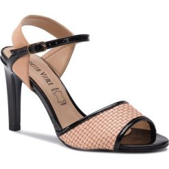Sandały LORETTA VITALE - 90516 Preto/Amendoa. Różowe klapki damskie marki Loretta Vitale, bez wzorów, ze skóry ekologicznej, bez obcasa, na obcasie. Za 229,00 zł.
