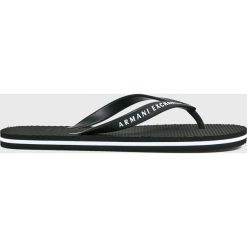 Armani Exchange - Japonki. Czarne kapcie męskie Armani Exchange, bez wzorów, z materiału. Za 179,90 zł.