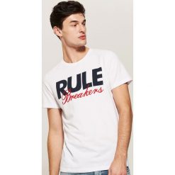 T-shirt z napisem - Biały. Białe t-shirty męskie marki House, l, z napisami. Za 29,99 zł.