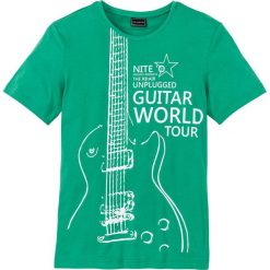 T-shirt Slim Fit bonprix szmaragdowy z nadrukiem. Zielone t-shirty męskie bonprix, xl, z nadrukiem, bez kołnierzyka. Za 21,99 zł.