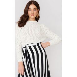 MANGO Sweter ażurowy - White. Białe swetry klasyczne damskie marki Mango, z dzianiny. W wyprzedaży za 43,58 zł.