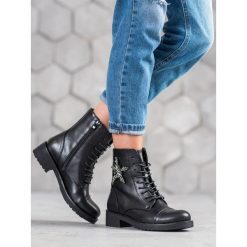 KLASYCZNE WORKERY Z KRYSZTAŁKAMI. Workery damskie SHELOVET, ze skóry ekologicznej, klasyczne, bez obcasa, bez zapięcia. Za 76,90 zł.