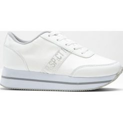Sneakersy na podeszwie platformie bonprix biały. Białe buty sportowe damskie bonprix, bez wzorów, sportowe. Za 99,99 zł.