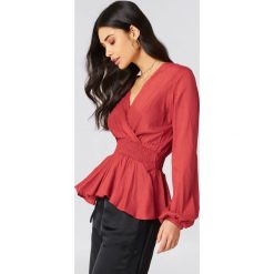 Bluzki damskie: NA-KD Boho Bluzka z bufiastym rękawem – Red