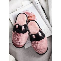 Różowe Kapcie Love Place. Czerwone kapcie damskie marki Born2be, z materiału. Za 39,99 zł.
