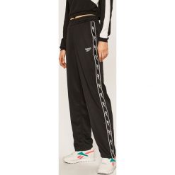 Reebok Classic - Spodnie. Czarne legginsy damskie Reebok Classic, s, z poliesteru. Za 199,90 zł.