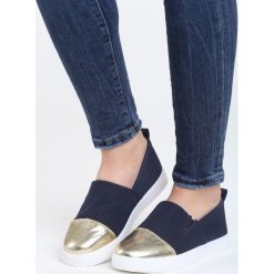 Granatowe Slip On Lovage. Niebieskie trampki damskie slip on marki Born2be, z materiału. Za 69,99 zł.