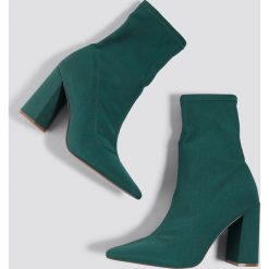 NA-KD Shoes Botki z miękka cholewką - Green. Zielone botki damskie NA-KD Shoes, bez obcasa, na obcasie, bez zapięcia. Za 202,95 zł.