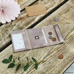 MINI / Aurora - portfel ze skóry. Czerwone portfele damskie marki Pakamera, ze skóry. Za 139,00 zł.
