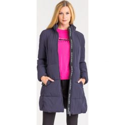 PŁASZCZ Pikowany EMPORIO ARMANI. Niebieskie kurtki damskie w paski, z materiału. Za 1055,40 zł.
