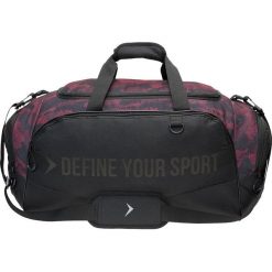 Torba sportowa TPU607A - czarny - Outhorn. Czarne torby podróżne Outhorn, w paski, z gumy, sportowe. W wyprzedaży za 44,99 zł.